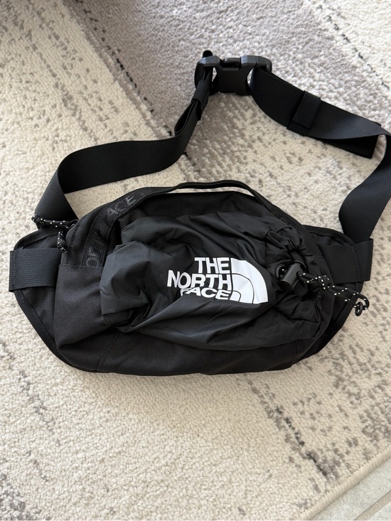 The North Face Handbags - The North Face fanny pack w/ bottle holder